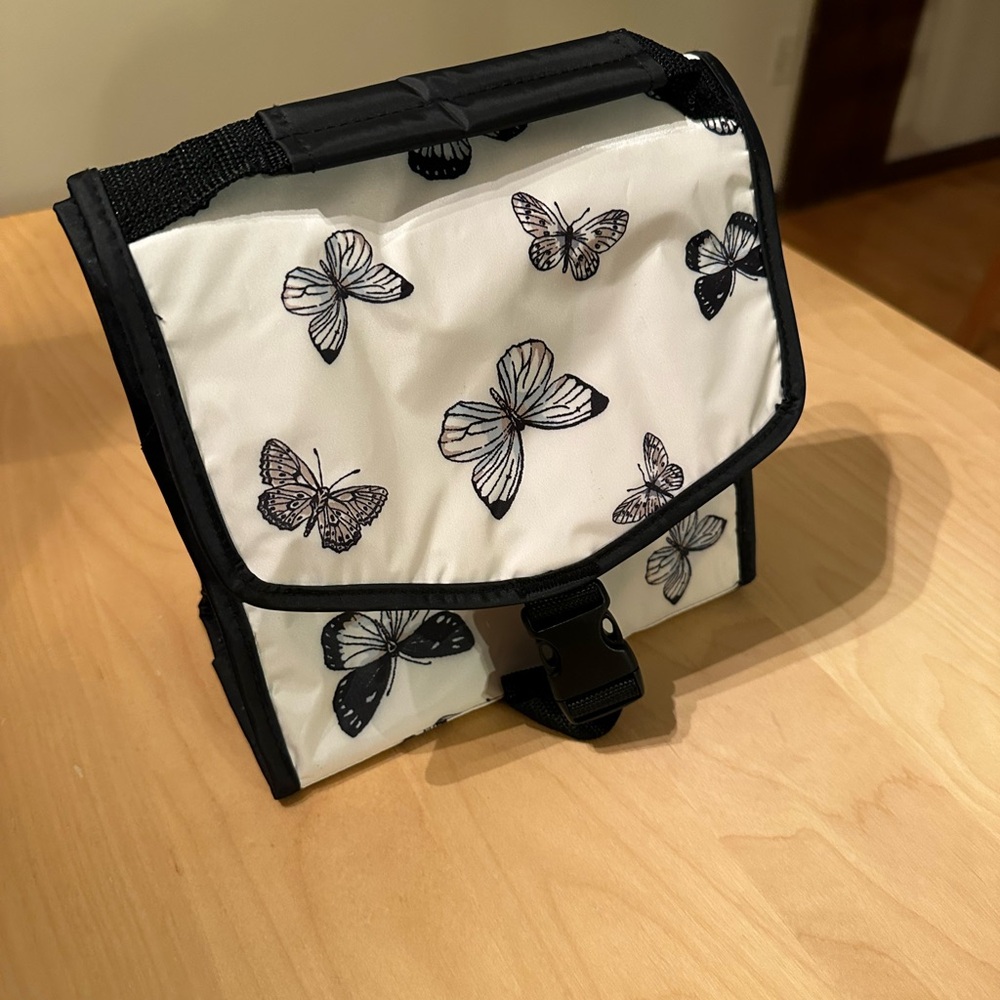 Thirty-One Fold Over Lunchbag in Butterfly Bliss.